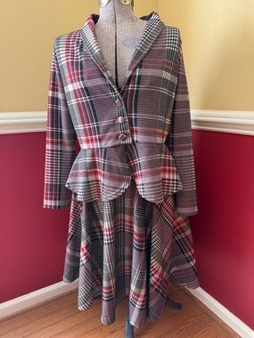 Heart of Haute Large Plaid Diva Jacket and Matching Skirt